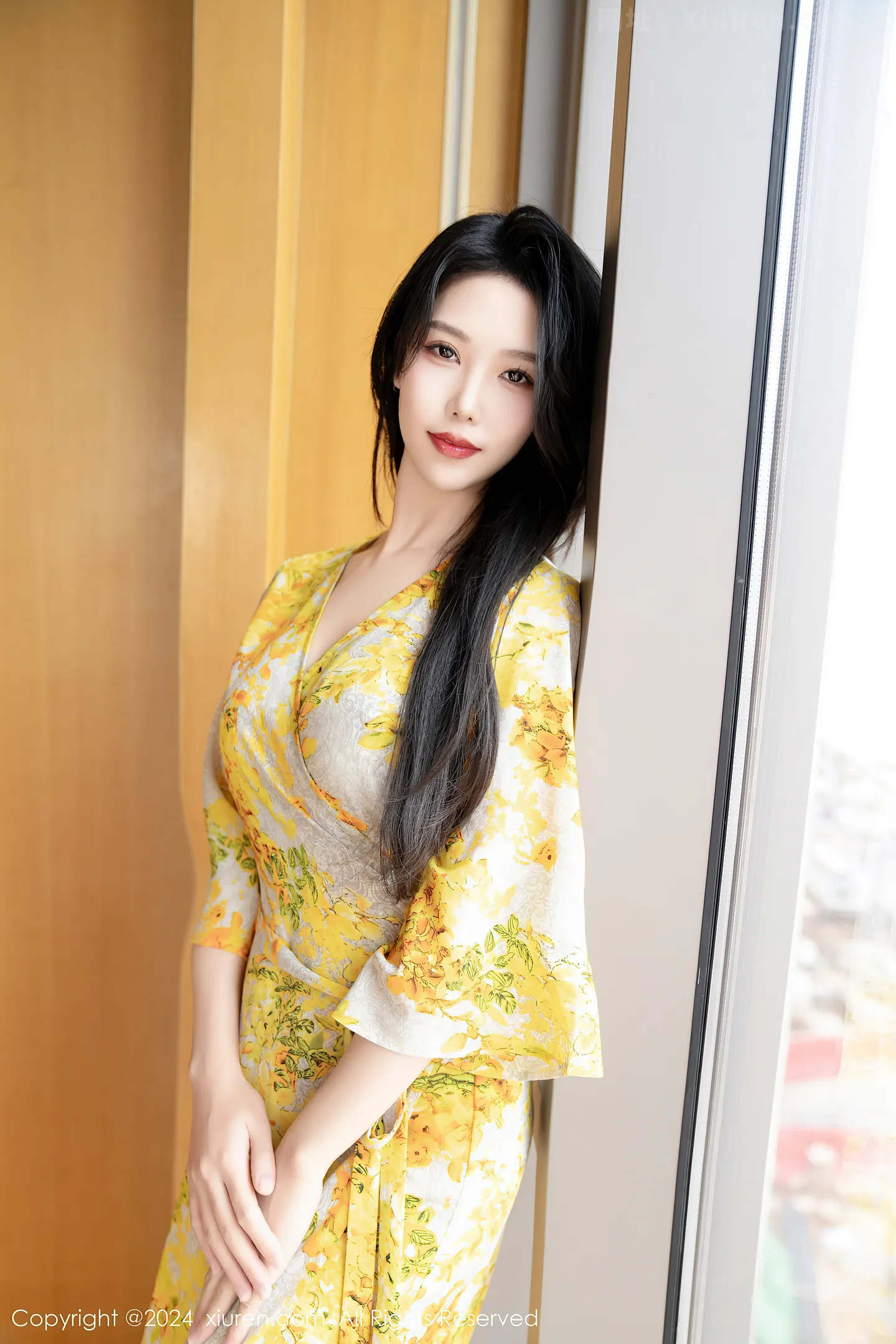 图片[3]-[XiuRen秀人网]VOL.7981 模特利世情节拍摄性感黄色连衣裙露白色蕾丝内衣完美诱惑写真99P-秀人网官方网站